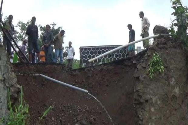 Jembatan Penghubung...