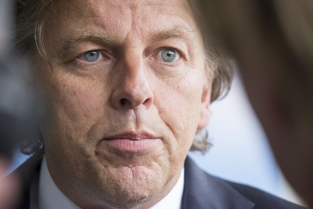 Menlu Belanda Minta...