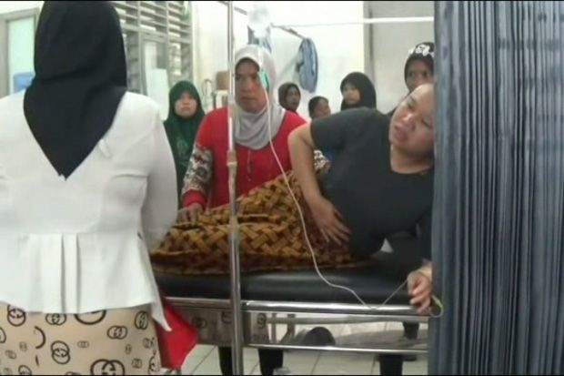 Makan Nasi di Syukuran...