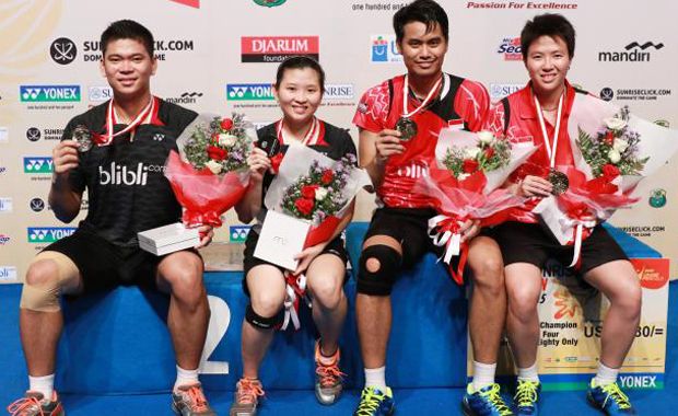 Owi/Butet dan Praveen/Debby...