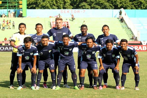 Persela Berburu 2 Pemain...