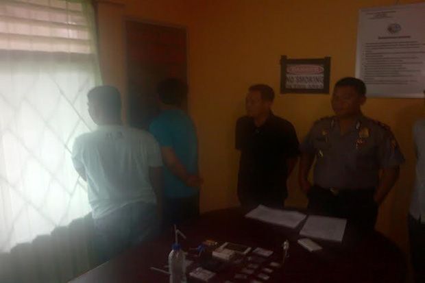 Dua Warga Diciduk Polisi...