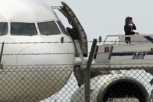 Pembajak EgyptAir Bersabuk...
