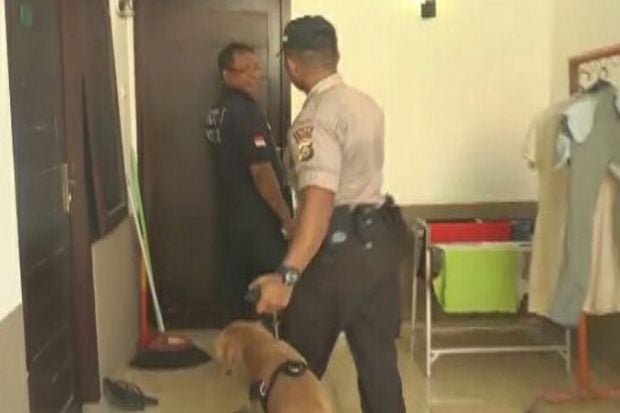 Polisi Razia Rumah Kos...