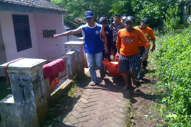 Dua Siswi SD yang Tewas...