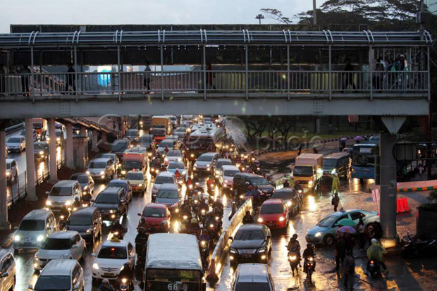 Revitalisasi Jembatan...