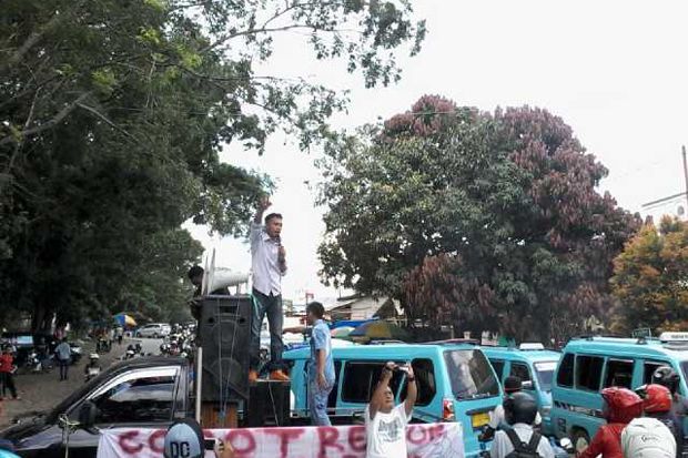 Ledakan Granat di Universitas...