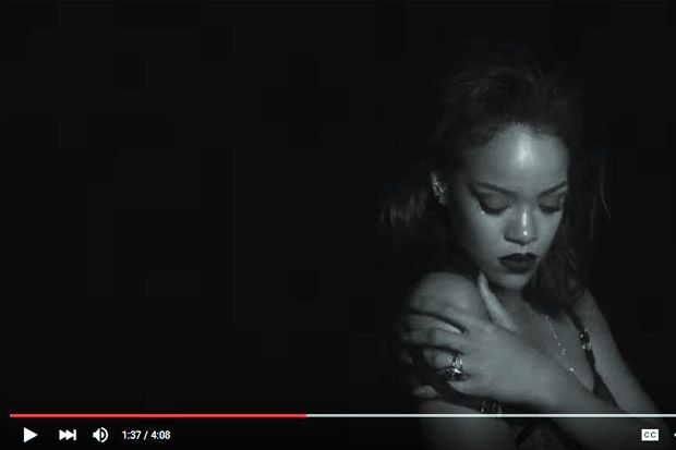 Di Video Klip Terbaru,...