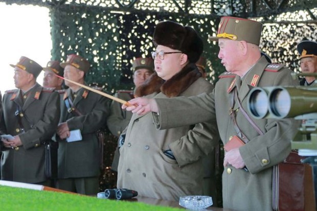 Kim Jong-un Awasi Tes...