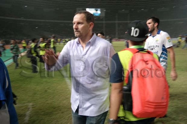 Dejan Antonic Pertanyakan...