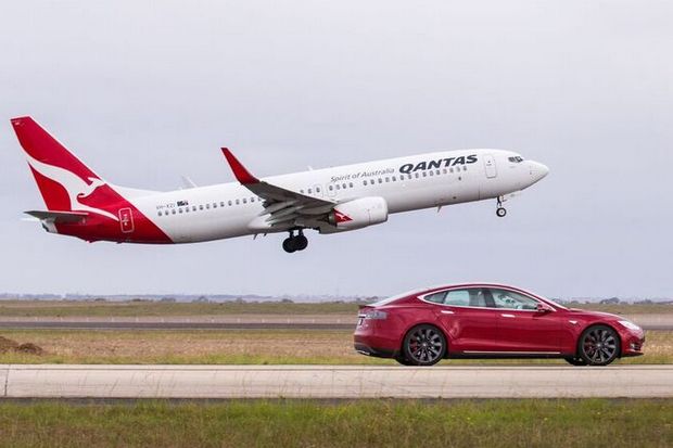 Mobil Listrik Tesla...