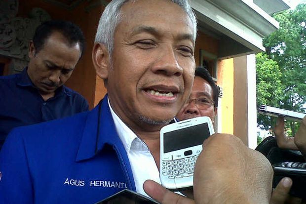 Berhentikan Fahri Hamzah,...