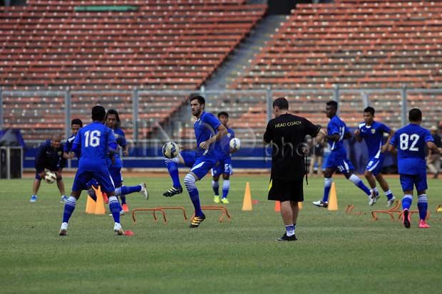 Dejan Tendang 2 Pemain,...