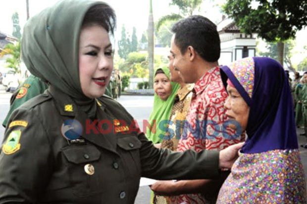 Bupati Kuningan Wafat,...