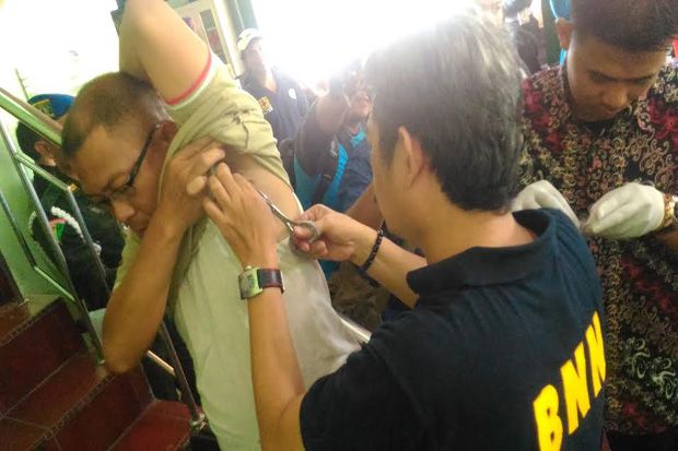 Bersihkan Narkoba, 60...