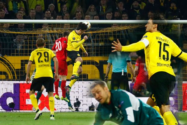 Mats Hummels Selamatkan...