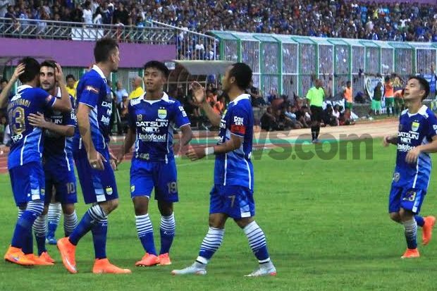 Persib Bandung Libas...