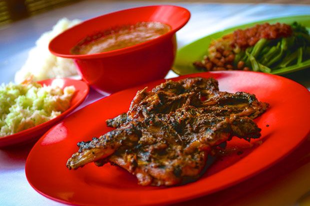Ayam Taliwang, Santapan...