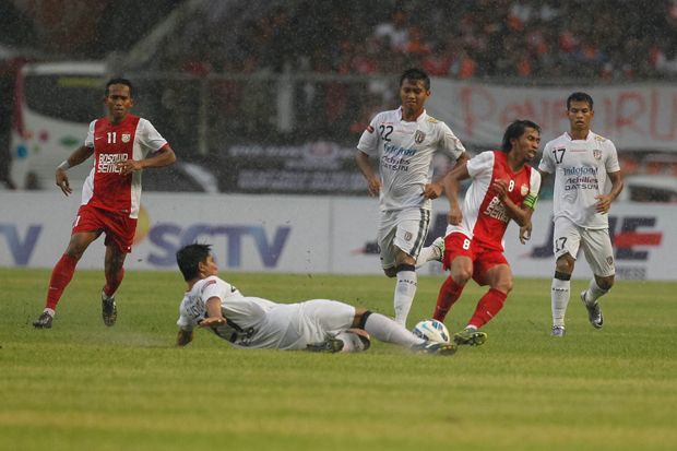 Hujan Lebat Guyur Senayan,...