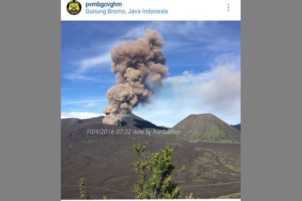 Gunung Bromo Semburkan...