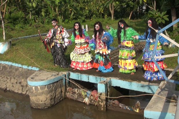 Ada Hantu di Sungai...