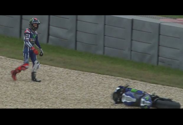 Lorenzo Terjatuh di...