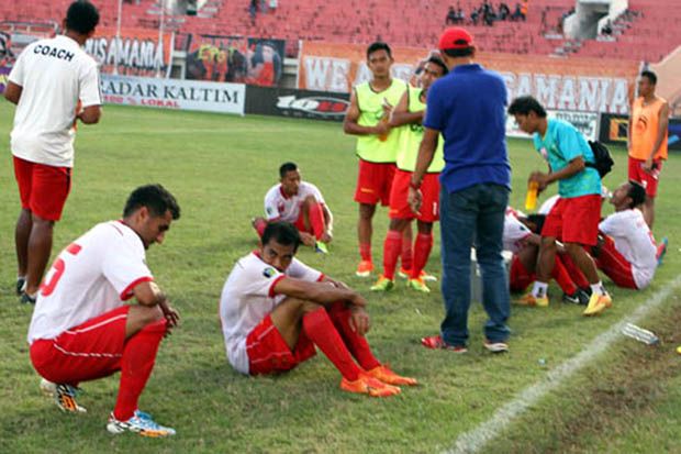 Persis vs Semen Padang:...