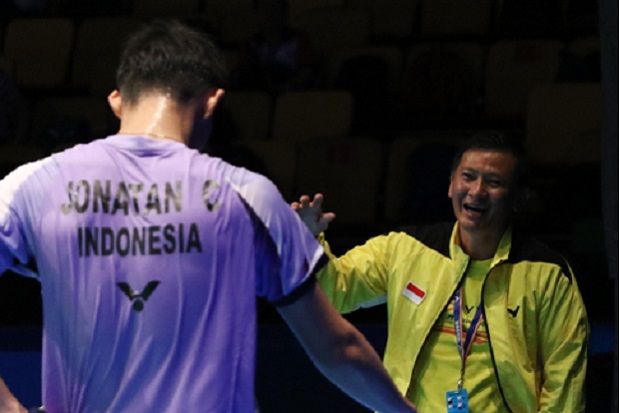 Pelatih Suruh Jonatan...