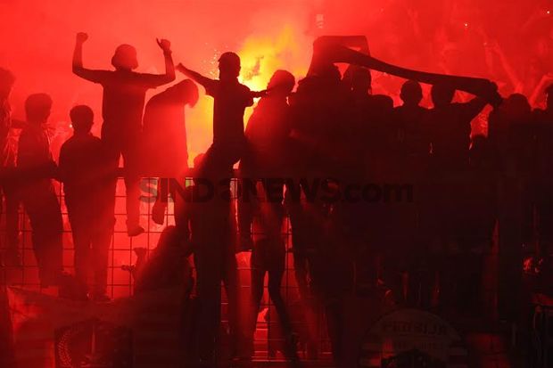 Jakmania Berikan Spirit...
