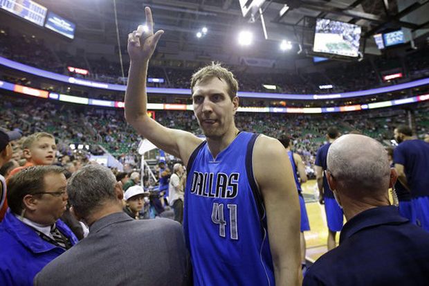 Dallas Mavericks Rebut...