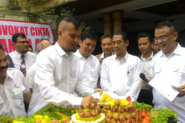 Ahok Diperiksa KPK,...