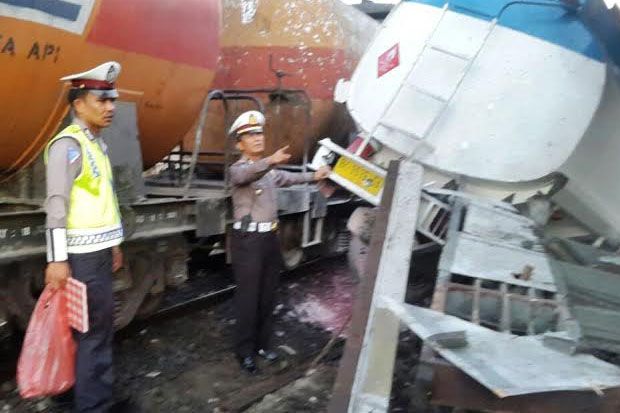 Terobos Palang Pintu,...