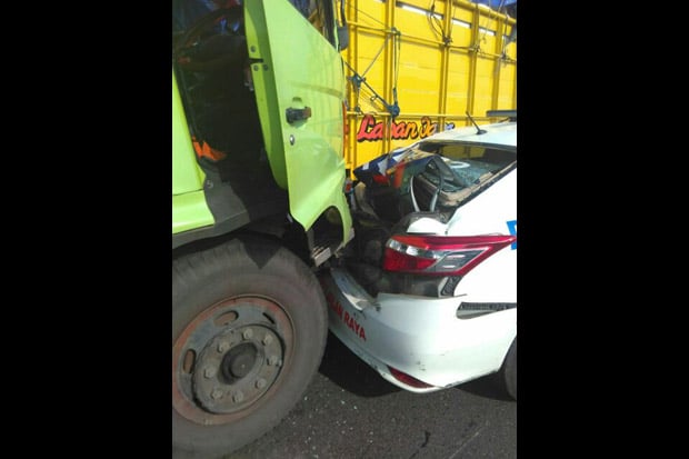 Tilang Truk, Anggota...