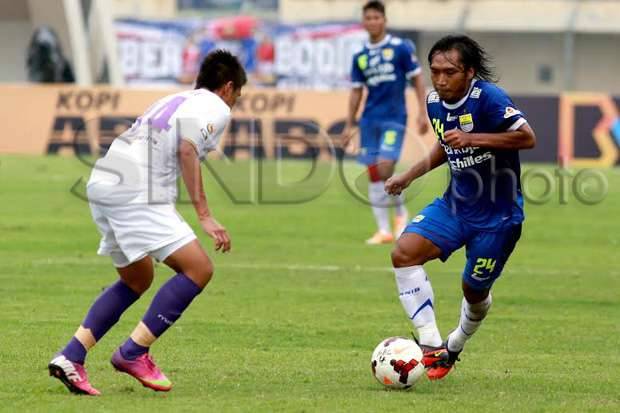 Gelandang Persib Minta...