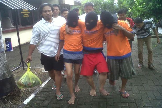 Dua Pelaku Pembunuhan...