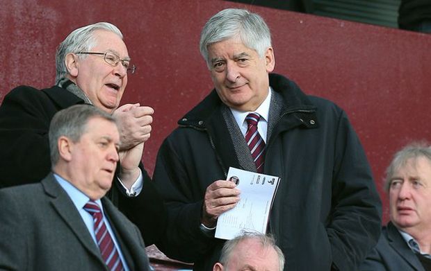 Direksi Aston Villa...