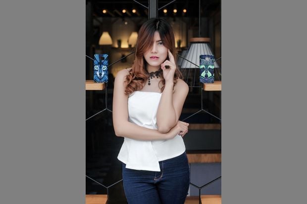 Si Cantik yang Suka...
