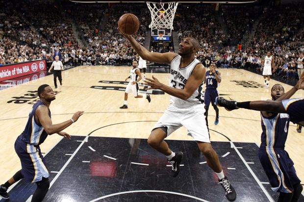 Spurs dan Hawks Pertahankan...