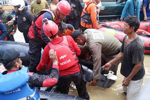 Bekasi Terendam Banjir,...