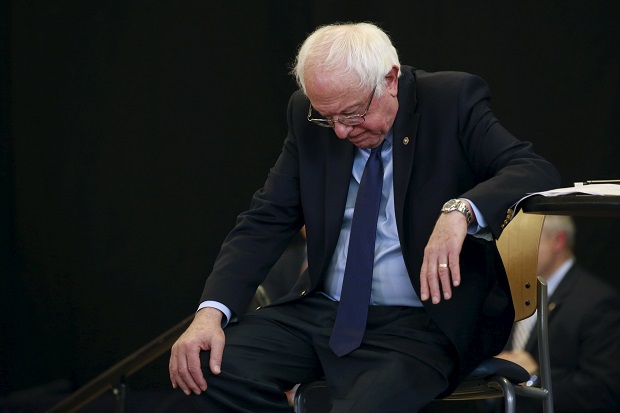 Kalah di Primari, Sanders...