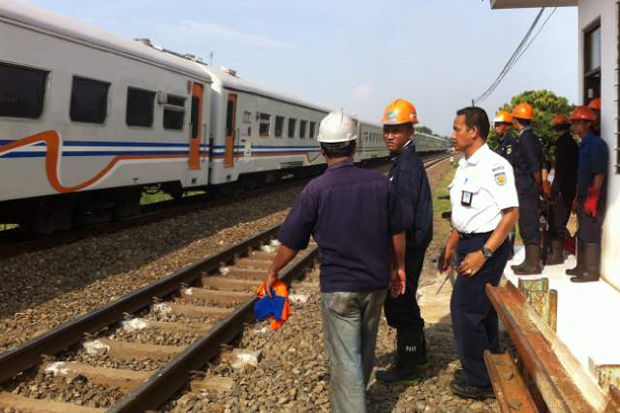 Kereta Barang Terguling...