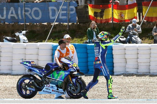 Kecanduan Menang, Rossi...