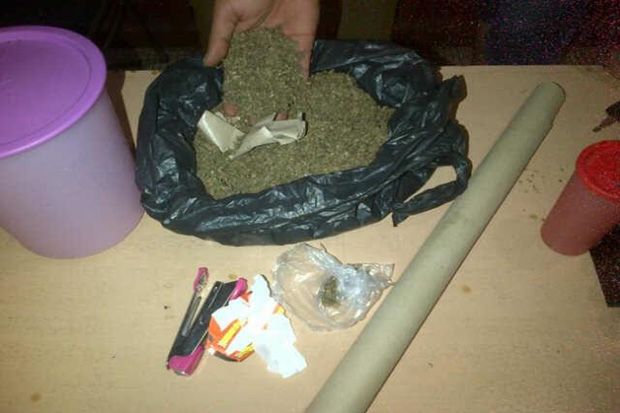Simpan Ganja Satu Plastik,...
