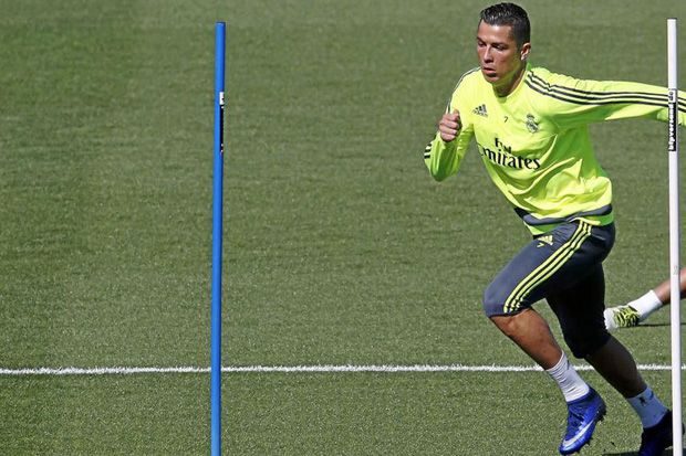 Ronaldo Bekerja Pagi,...