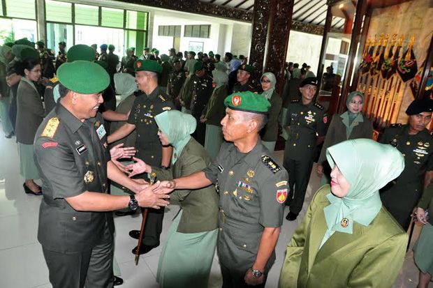 7 Perwira Kodam IV/Diponegoro...