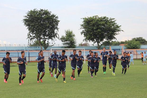 Persela Haramkan Tiga...