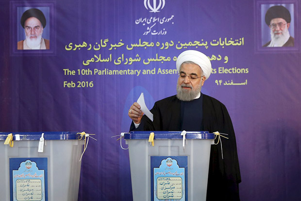 Kelompok Pro Rouhani...