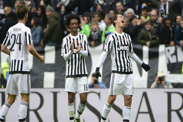 Simone Zaza Lengkapi...