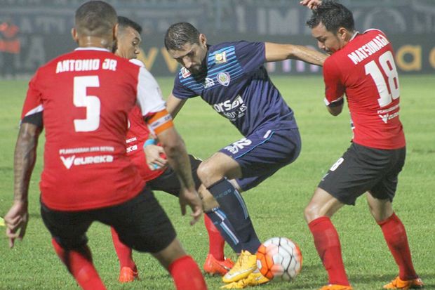 El Loco Cedera, Arema...