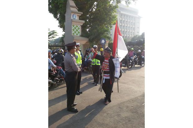Upacara Hardiknas, Wali...